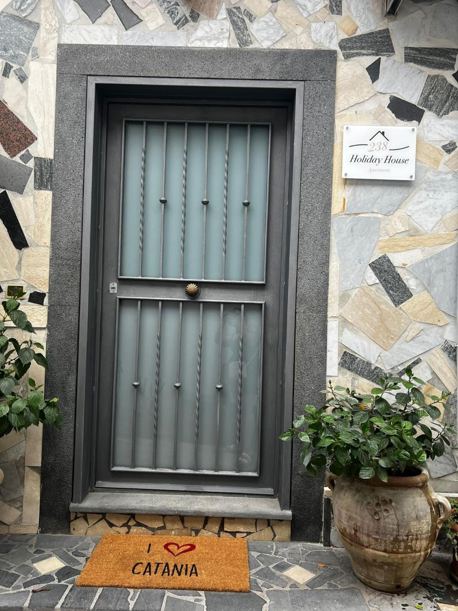 238 Holiday House Κατάνια Εξωτερικό φωτογραφία